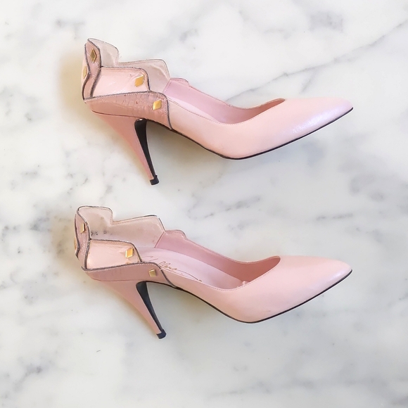 NWOT. Woman's Leather shoes with multi color and gold decorations. - Picture 4 of 6